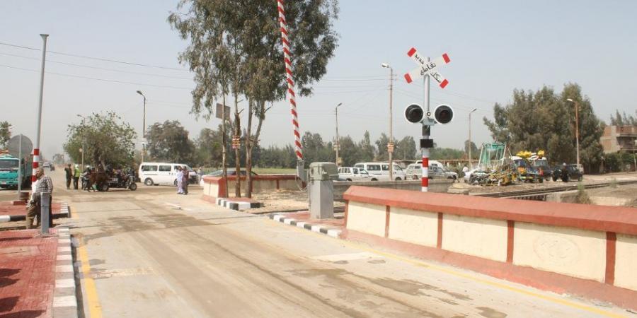 وزارة النقل تحذر من اقتحام مزلقانات القطارات وإلقاء المخلفات على القضبان - شبكة أطلس سبورت