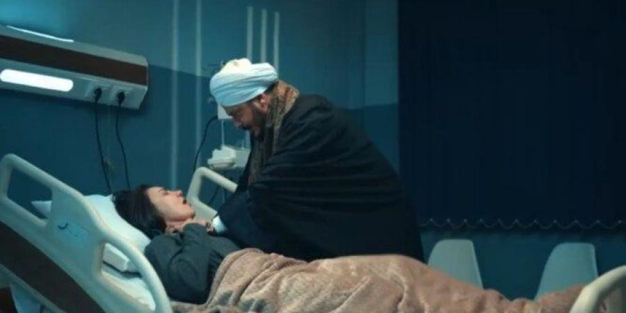 مسلسل حكيم باشا الحلقة 4.. مصطفى شعبان يحاول قتل غزل وطفلها الرضيع بعد ظهورها وسط العائلة - شبكة أطلس سبورت