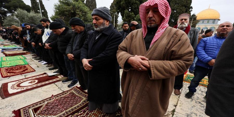 90 ألفا يؤدون صلاة الجمعة الأولى من رمضان في المسجد الأقصى - شبكة أطلس سبورت