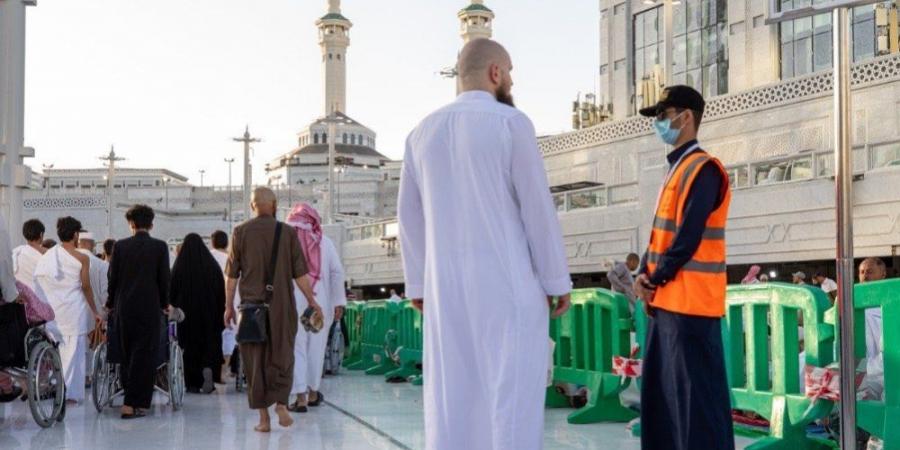 خدمة على مدار الساعة.. أهداف فرق الإرشاد الراجلة في المسجد الحرام - شبكة أطلس سبورت